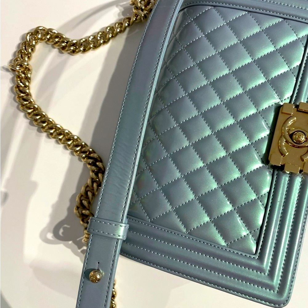 Elegant Blue Quilted Shoulder Bag - Picture 9 of 16